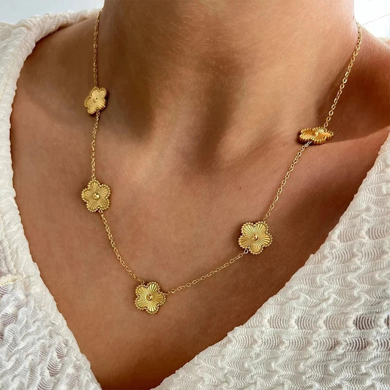 18K Gold Clover Flower Chain Necklace