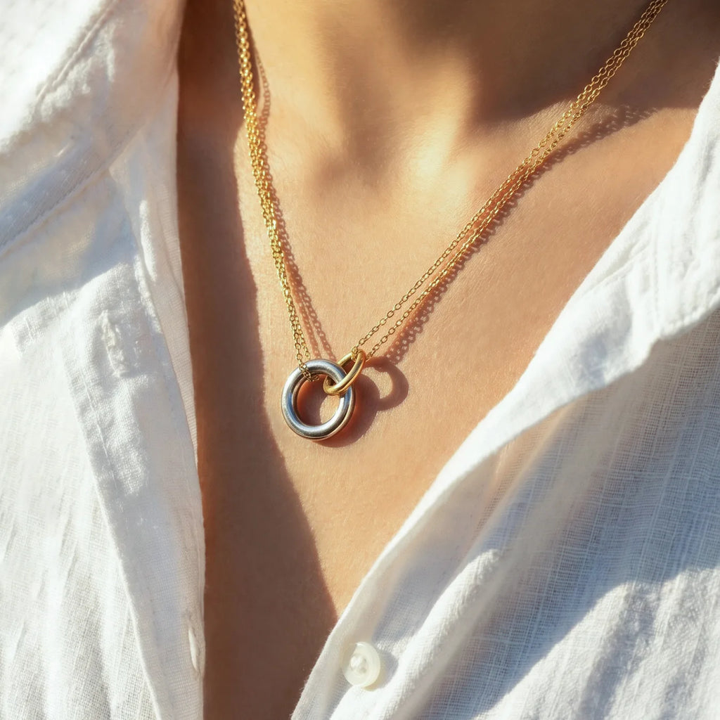 18K Gold Geometric Round Pendant Necklace